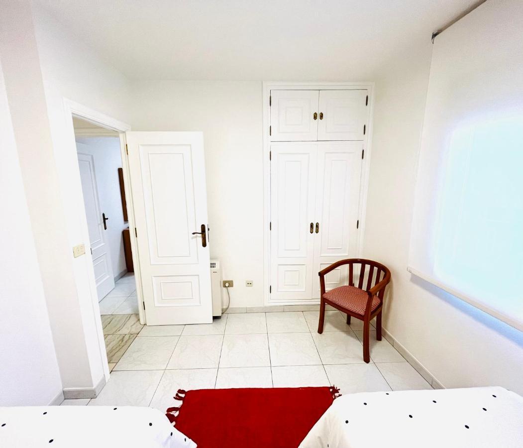 Apartamentos Faro Da Rocha Эль-Грове Экстерьер фото