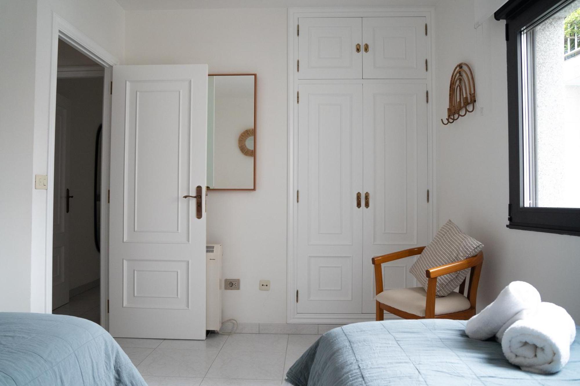 Apartamentos Faro Da Rocha Эль-Грове Экстерьер фото