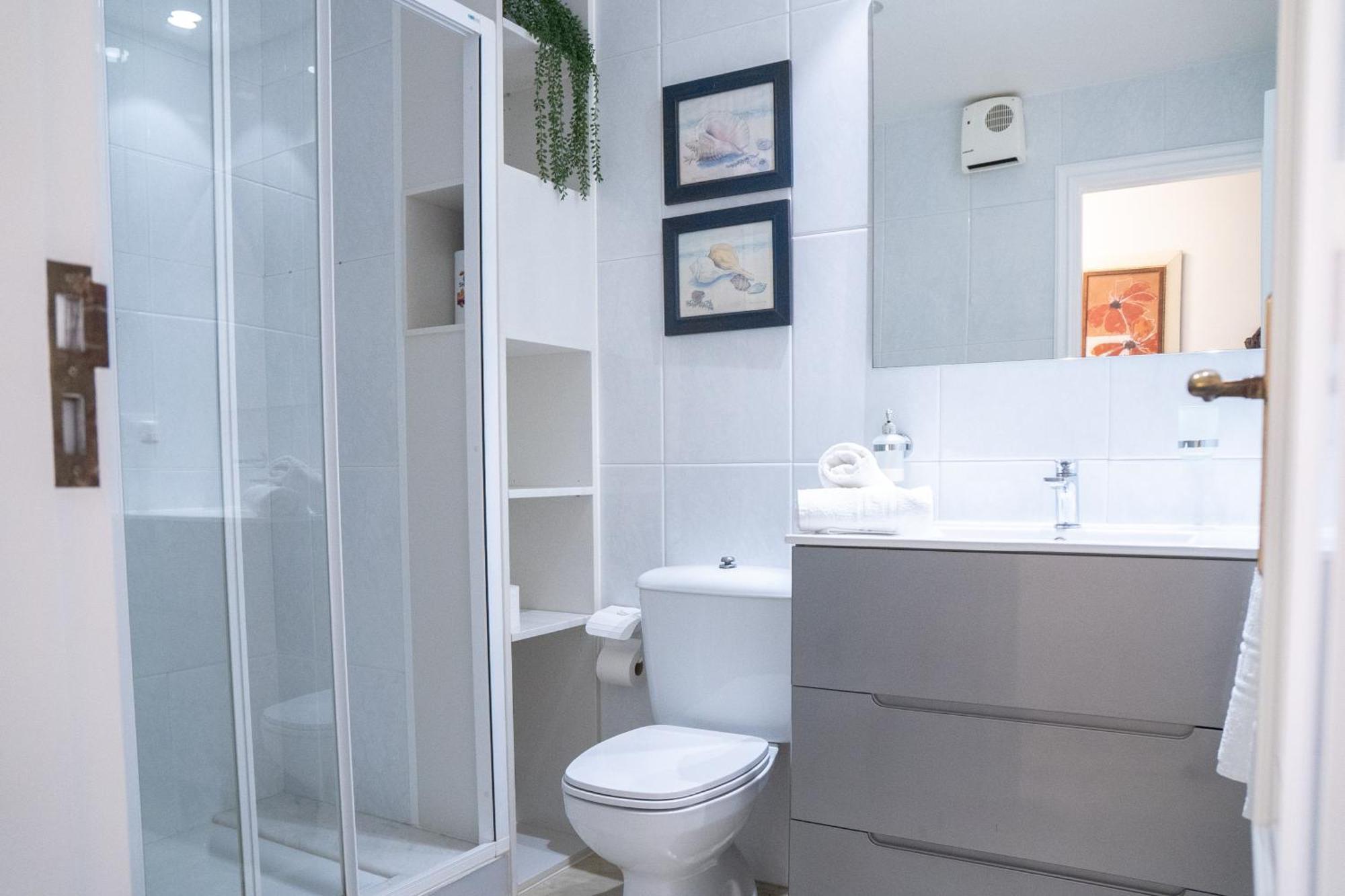 Apartamentos Faro Da Rocha Эль-Грове Экстерьер фото
